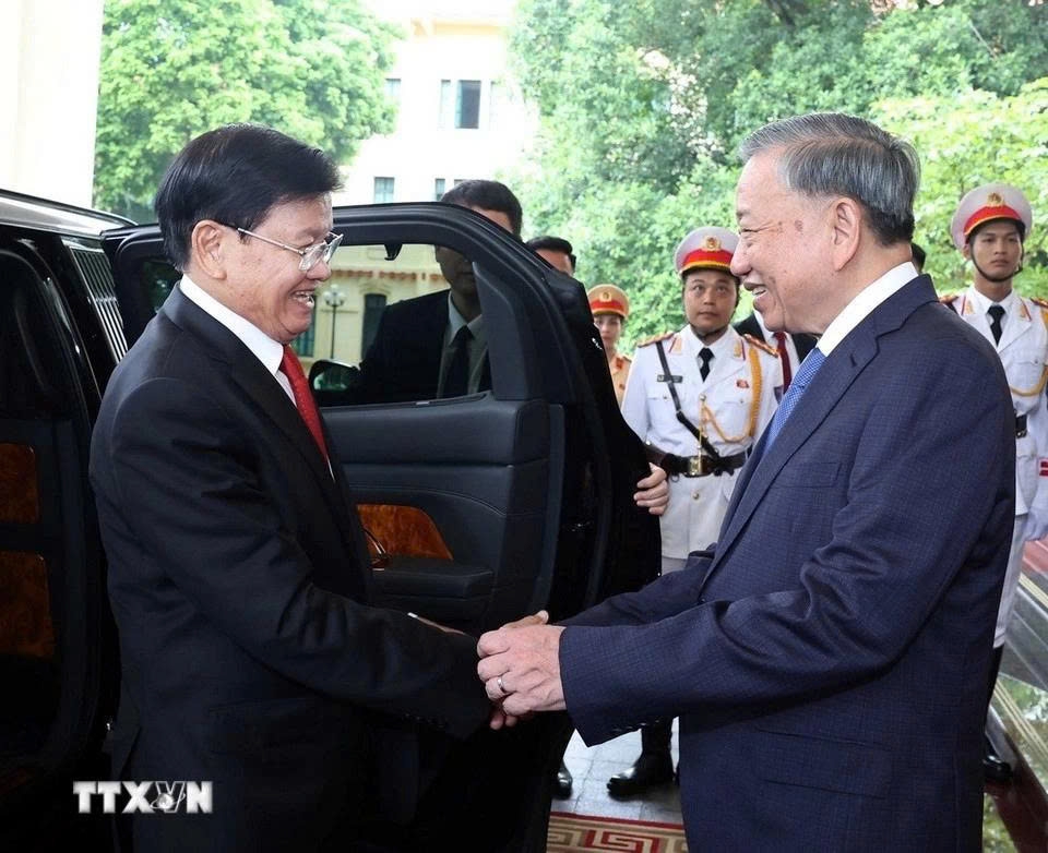 Party General Secretary To Lam hosts Lao leader Thongloun Sisoulith